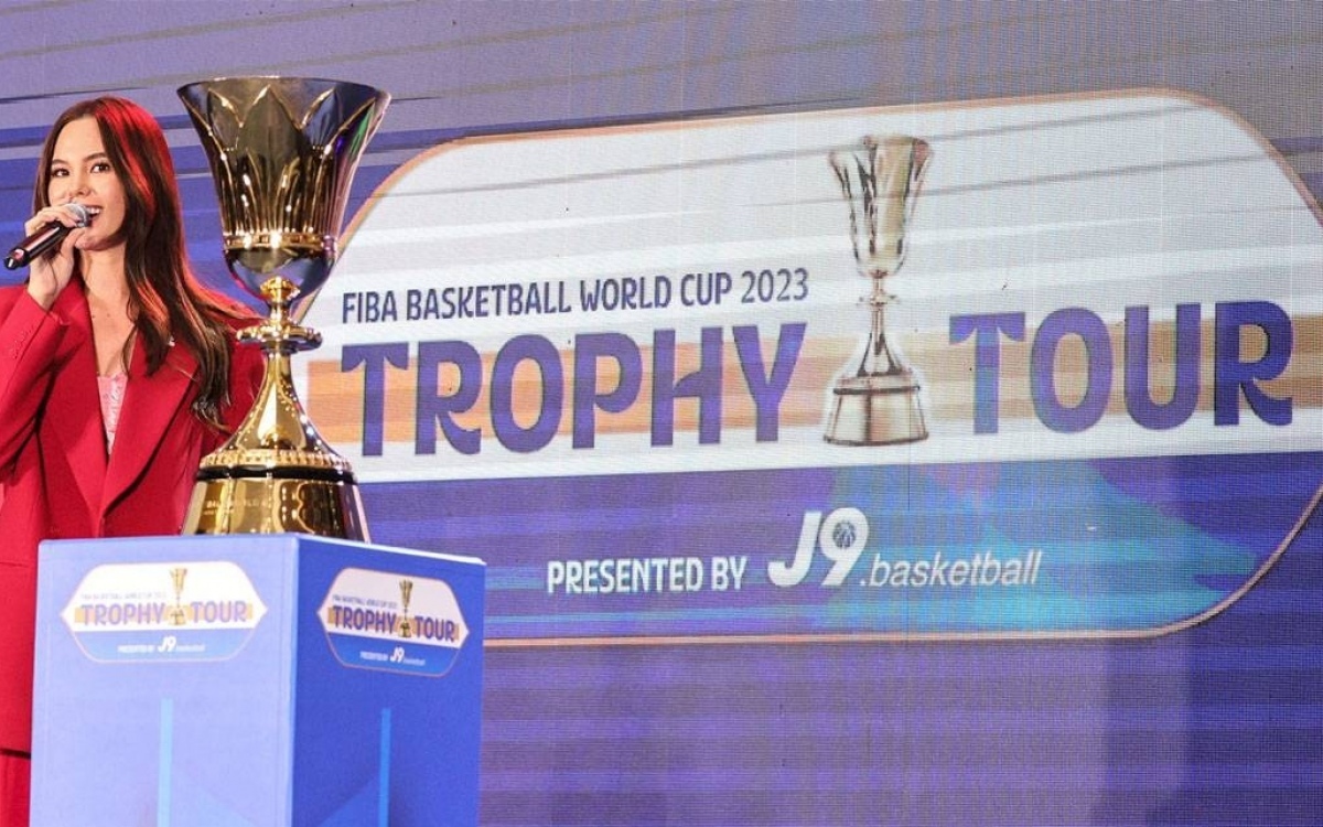 Fiba world cup trophaee kommt in manila an fcf12cff